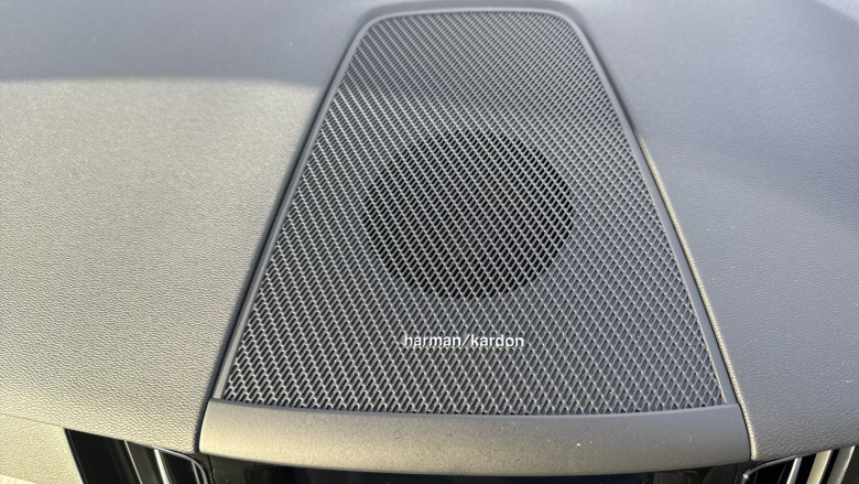 Volvo XC60 2.0 B5P Plus Dark 5dr AWD Geartronic Petrol Estate